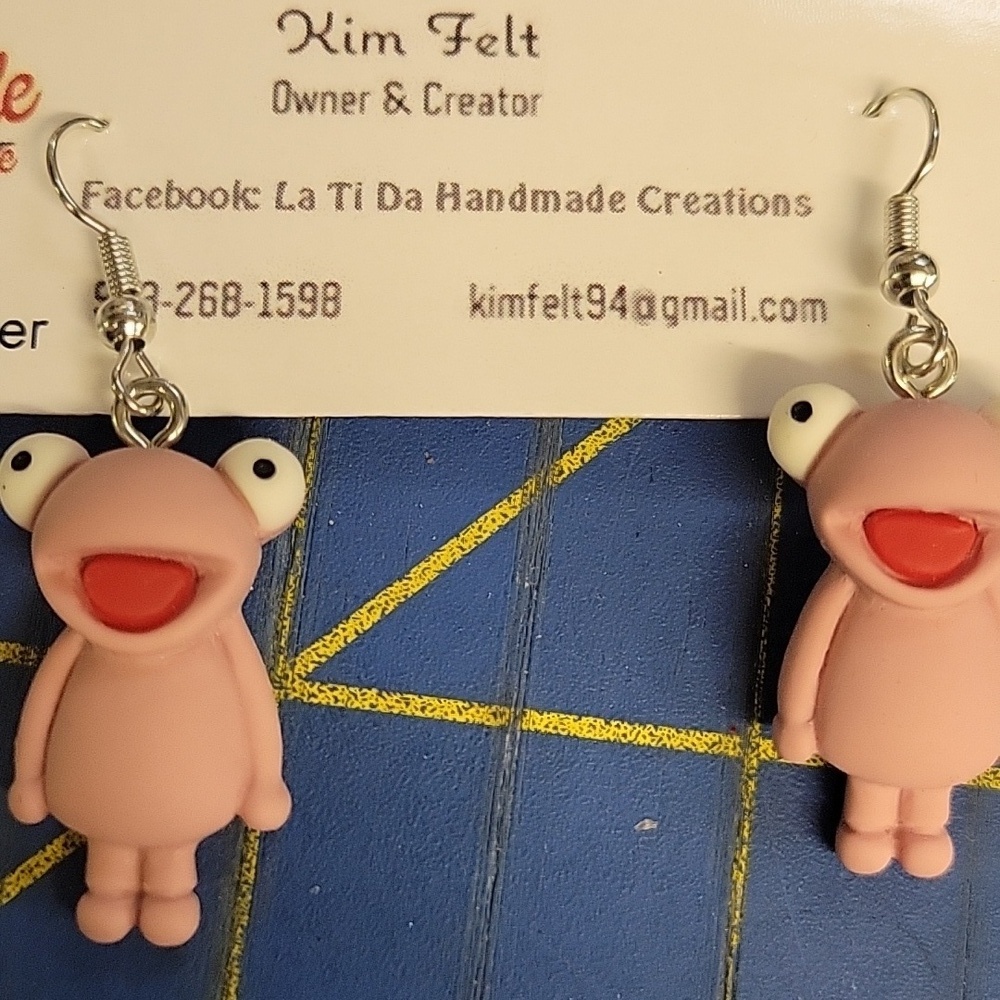 La Ti Da Handmade Pink Frog Earrings